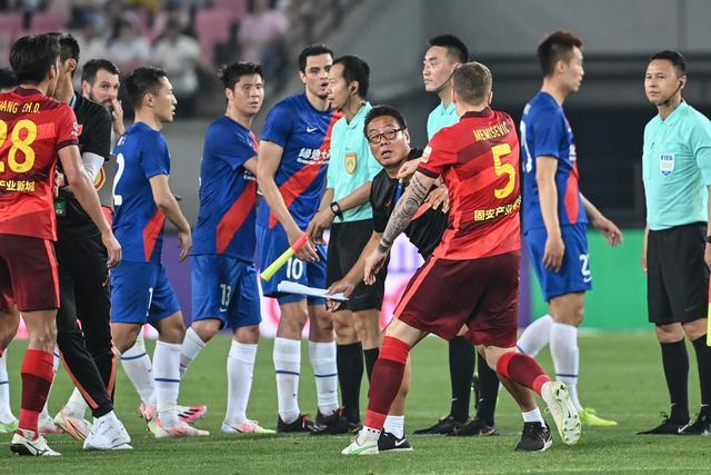 本泽马社媒发声：多棒的一个夜晚 伯纳乌见！